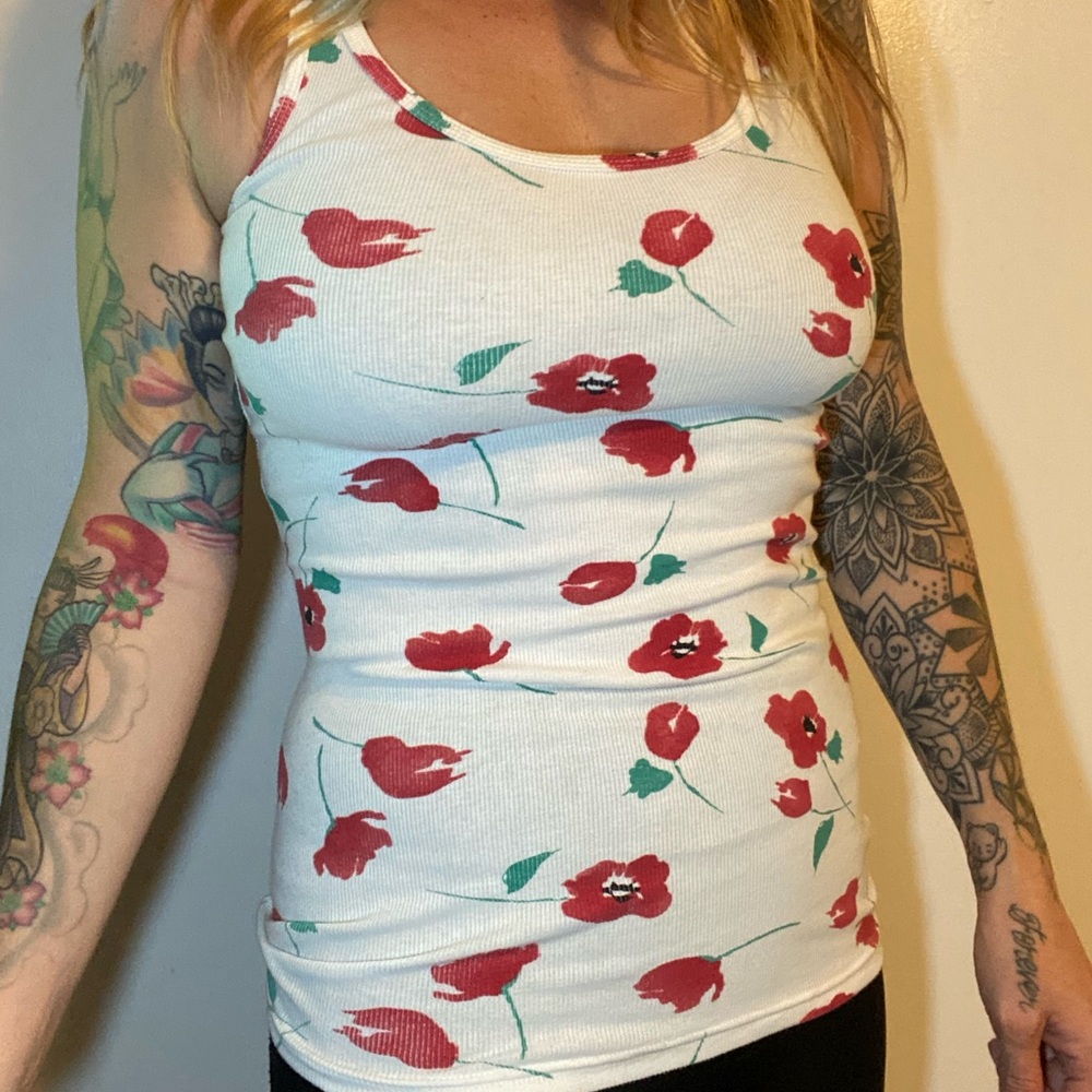 Faded Glory red flower tank top